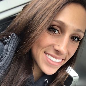 Meet your Posher, Caylie